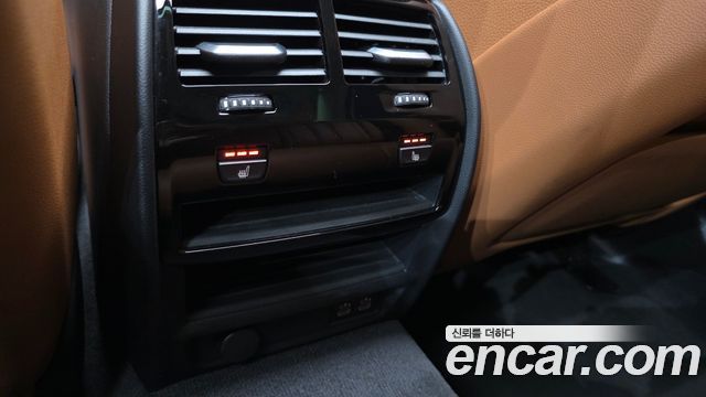 BMW 5-Series 2021 — photo 29