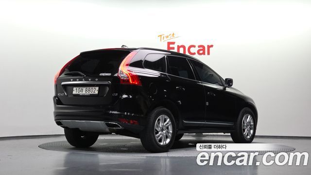 Volvo XC60 2017 — photo 2