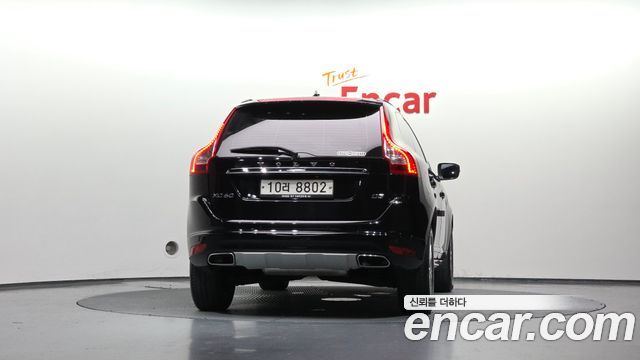Volvo XC60 2017 — photo 4