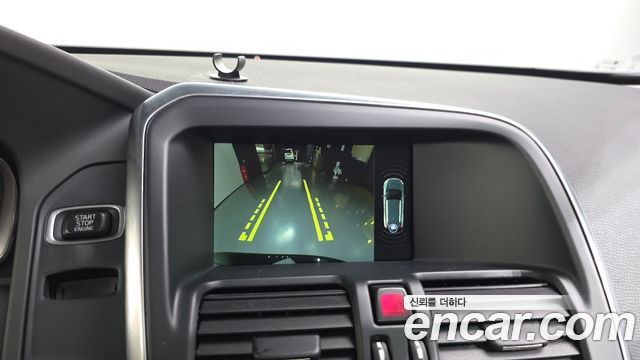 Volvo XC60 2017 — photo 15