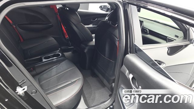 Hyundai Veloster 2020 — photo 17
