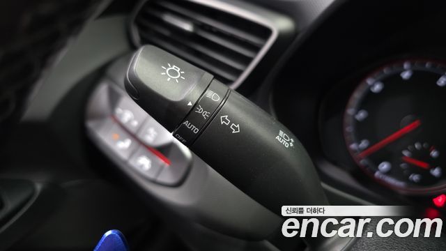 Hyundai Veloster 2020 — photo 30