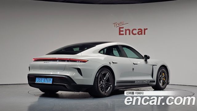 Porsche Taycan 2025 — photo 2