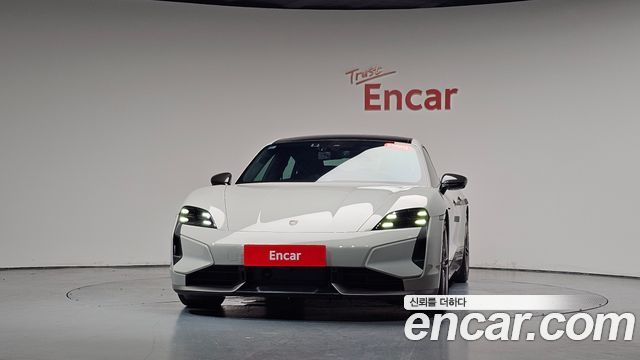 Porsche Taycan 2025 — photo 3