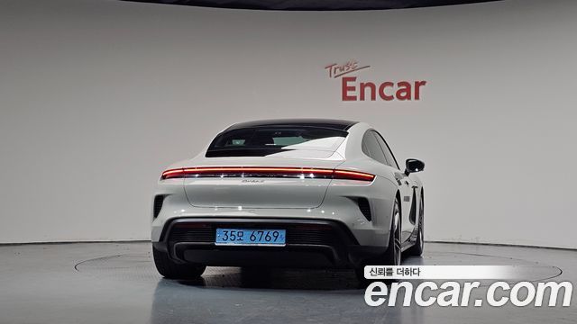 Porsche Taycan 2025 — photo 4