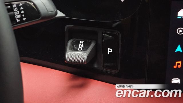 Porsche Taycan 2025 — photo 12