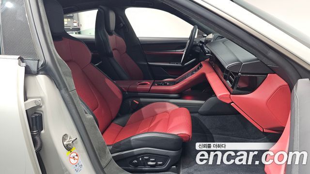 Porsche Taycan 2025 — photo 16