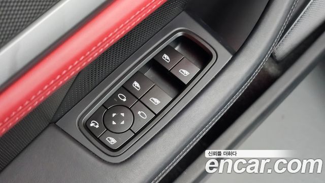 Porsche Taycan 2025 — photo 33