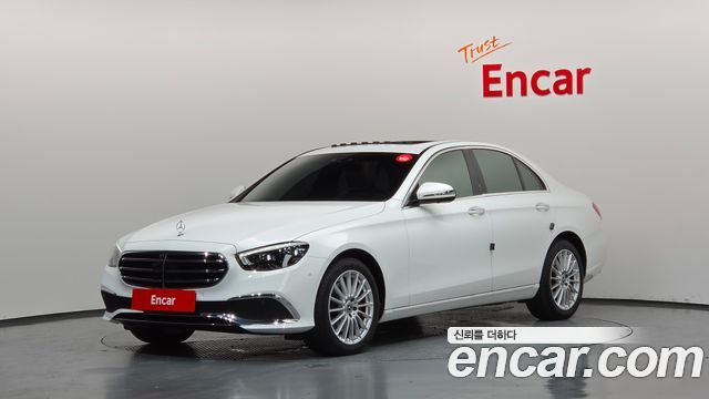 Mercedes-Benz E-Class 2022 — photo 1
