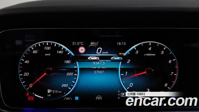 Mercedes-Benz E-Class 2022 — photo 11
