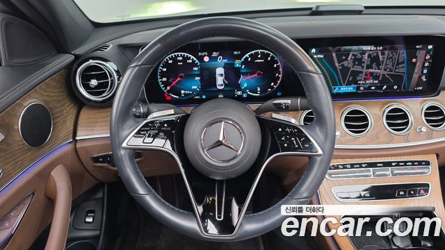 Mercedes-Benz E-Class 2022 — photo 19
