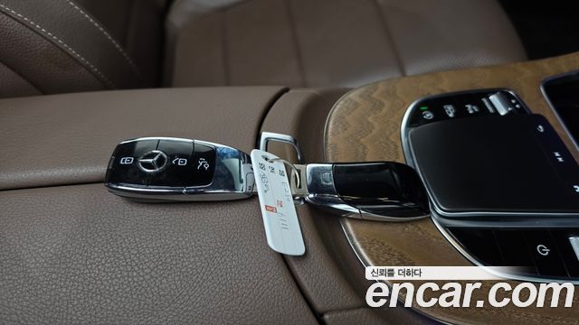Mercedes-Benz E-Class 2022 — photo 21