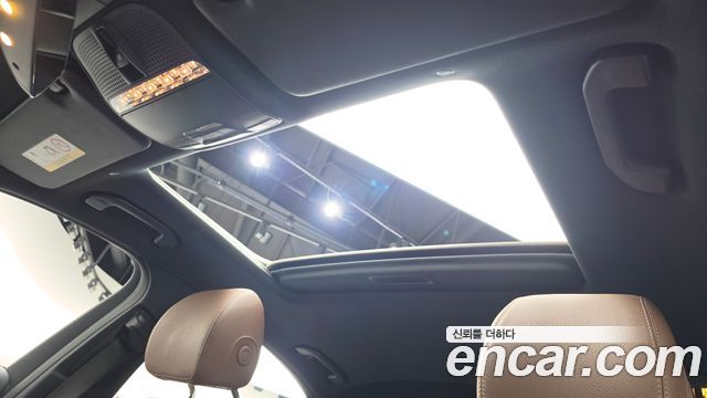 Mercedes-Benz E-Class 2022 — photo 22