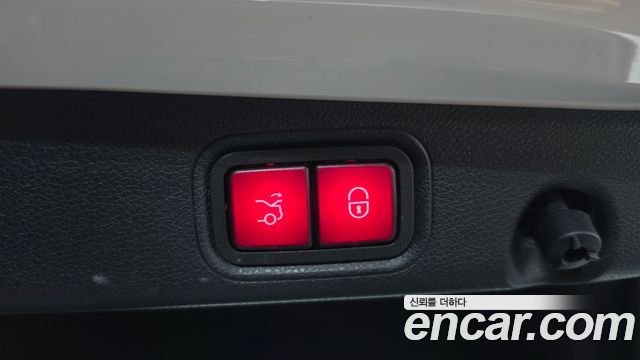 Mercedes-Benz E-Class 2022 — photo 23