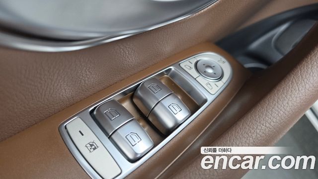 Mercedes-Benz E-Class 2022 — photo 29