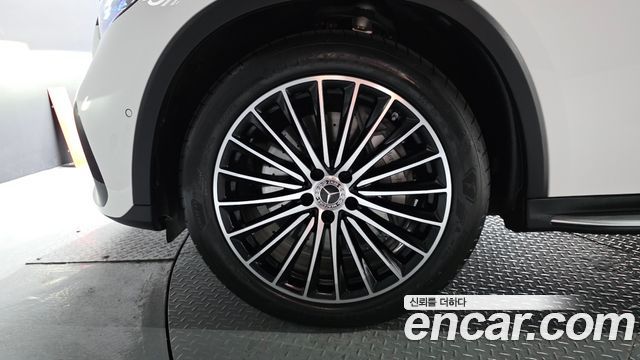 Mercedes-Benz GLC-Class 2025 — photo 5