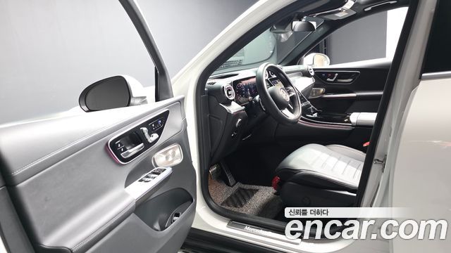 Mercedes-Benz GLC-Class 2025 — photo 13