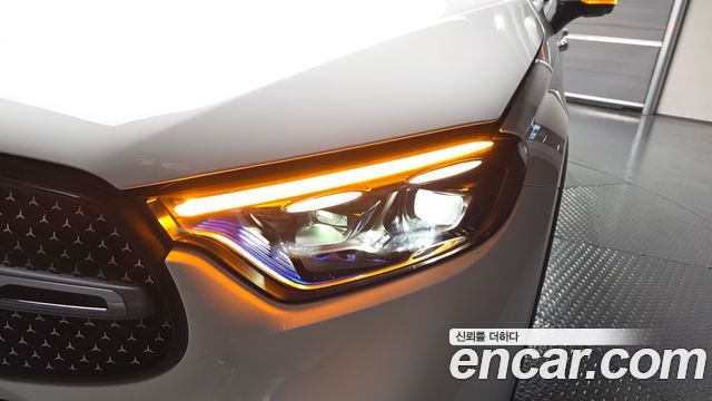Mercedes-Benz GLC-Class 2025 — photo 8