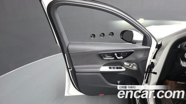 Mercedes-Benz GLC-Class 2025 — photo 14
