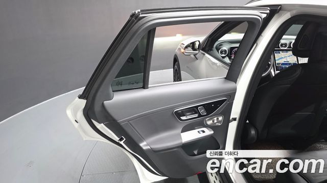 Mercedes-Benz GLC-Class 2025 — photo 15