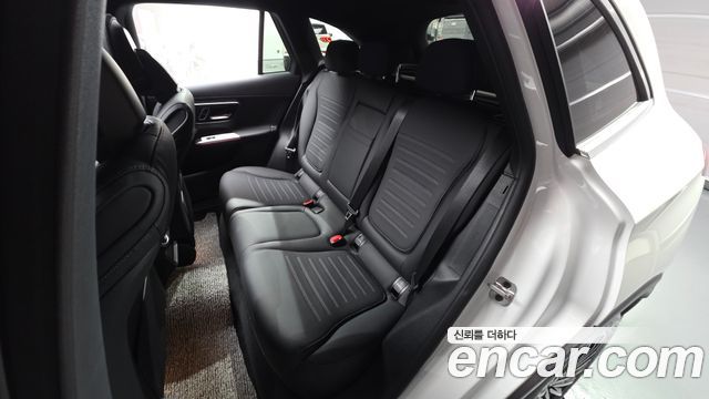 Mercedes-Benz GLC-Class 2025 — photo 16