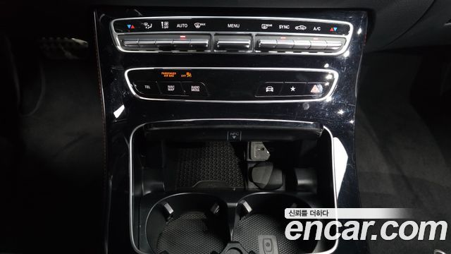 Mercedes-Benz E-Class 2021 — photo 34