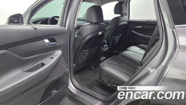 Hyundai Santafe 2021 — photo 18