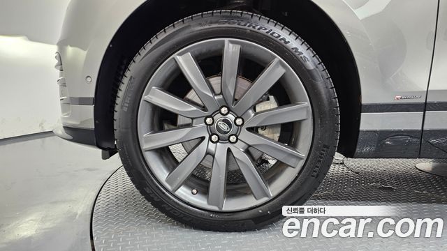 Land Rover Range Rover Velar 2018 — photo 5
