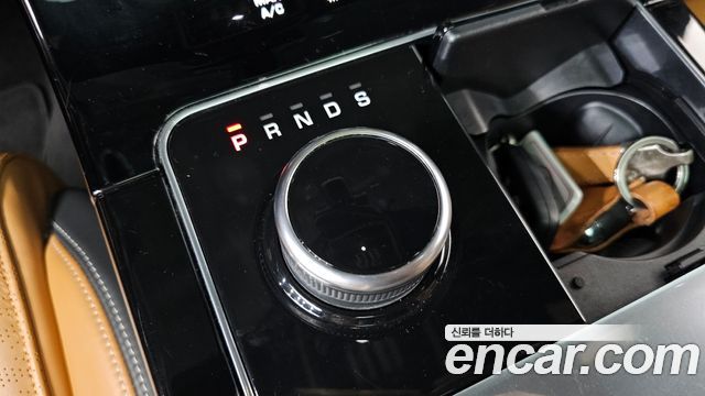 Land Rover Range Rover Velar 2018 — photo 12