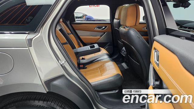 Land Rover Range Rover Velar 2018 — photo 17