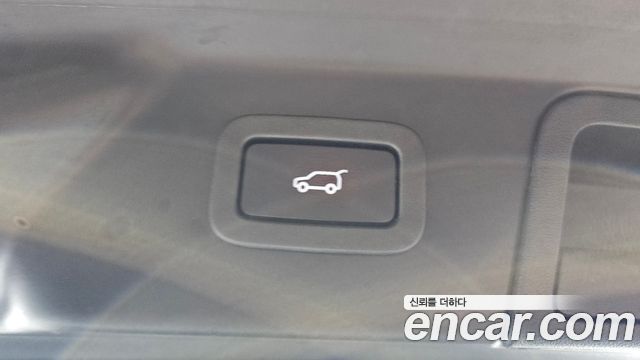 Land Rover Range Rover Velar 2018 — photo 22