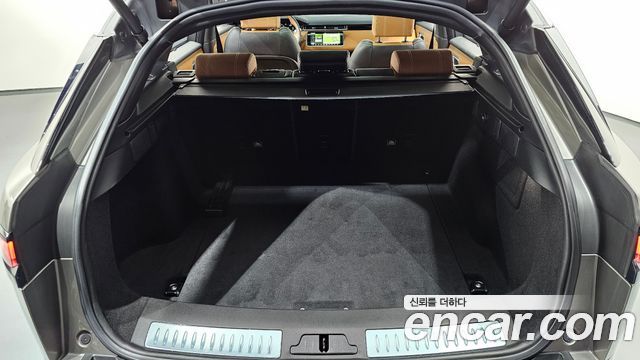 Land Rover Range Rover Velar 2018 — photo 23