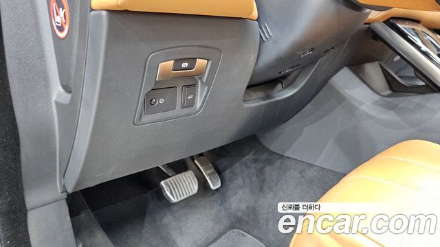 Land Rover Range Rover Velar 2018 — photo 26
