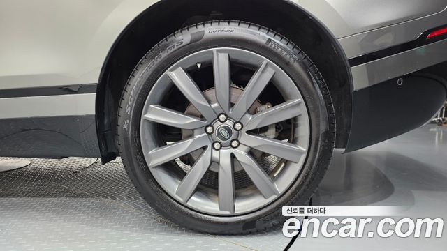 Land Rover Range Rover Velar 2018 — photo 7
