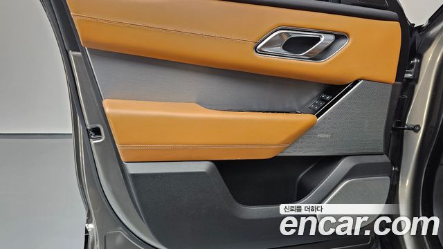 Land Rover Range Rover Velar 2018 — photo 14