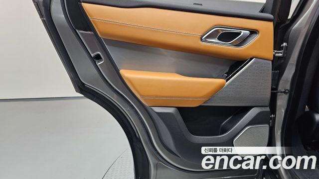 Land Rover Range Rover Velar 2018 — photo 15