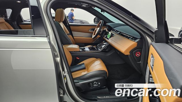Land Rover Range Rover Velar 2018 — photo 16
