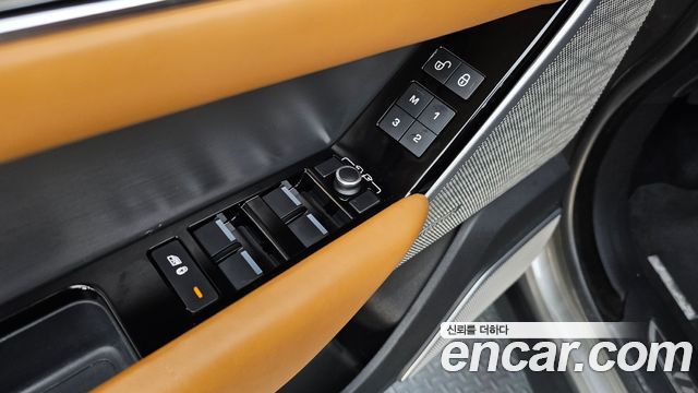 Land Rover Range Rover Velar 2018 — photo 29