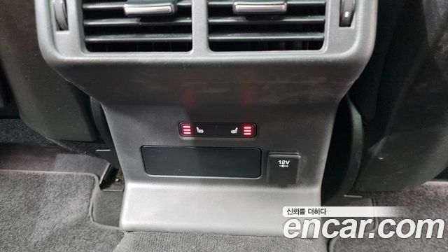 Land Rover Range Rover Velar 2018 — photo 39