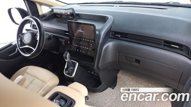 Hyundai Staria 2022 — photo 10