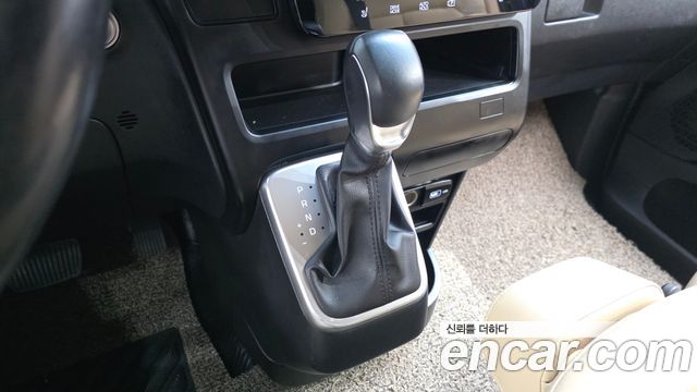 Hyundai Staria 2022 — photo 12