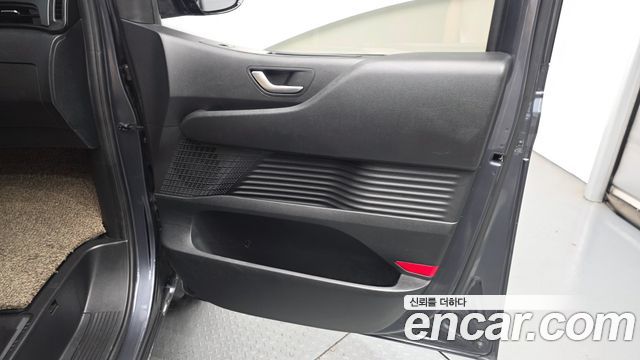 Hyundai Staria 2022 — photo 15