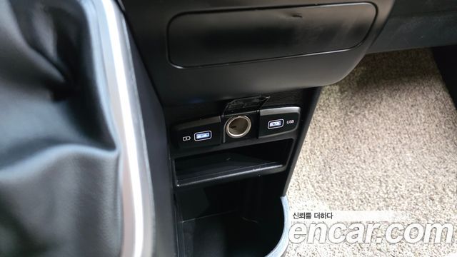 Hyundai Staria 2022 — photo 28