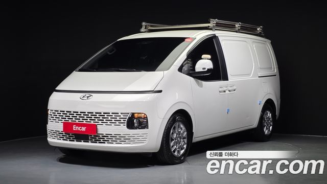 Hyundai Staria 2022 — photo 1