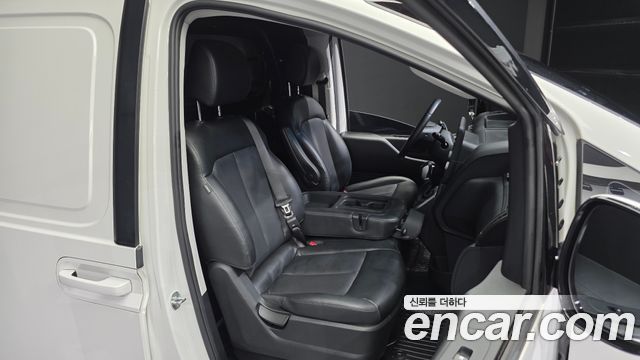 Hyundai Staria 2022 — photo 17