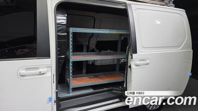 Hyundai Staria 2022 — photo 16