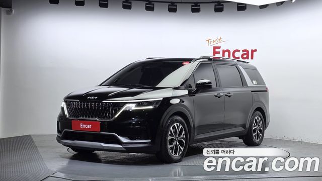 Kia Canival 2023 — photo 1