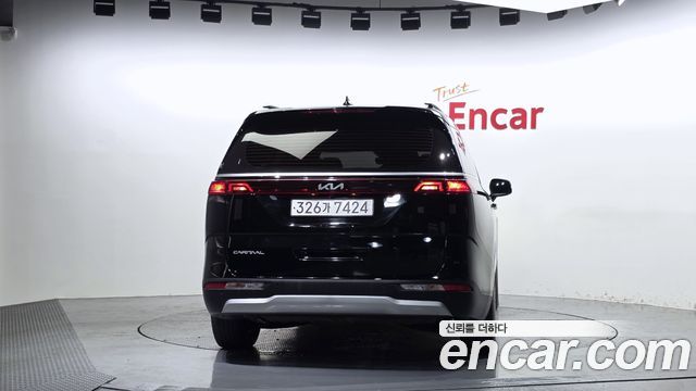 Kia Canival 2023 — photo 4