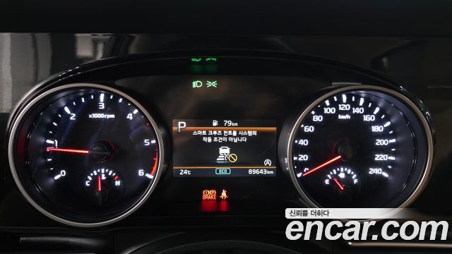 Kia Canival 2023 — photo 8