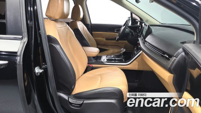 Kia Canival 2023 — photo 11